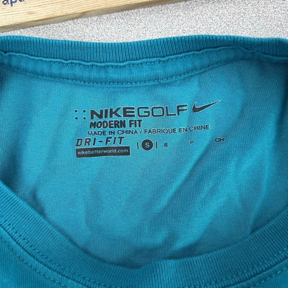 Nike Golf Modern Fit Graphic Men's Small T-Shirt‎ 802923-351